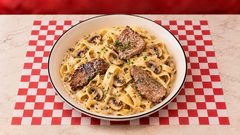 Tagliatelle Tartufo — Crème épaisse, crème de truffe, bœuf, champignons.
